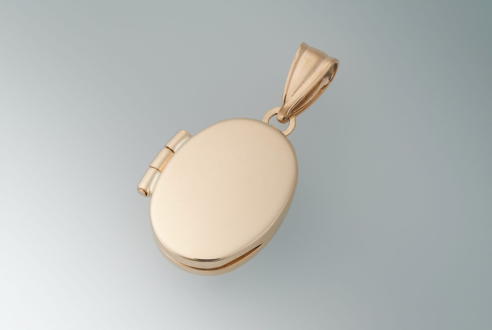 9ct Yellow Gold Plain Oval Locket