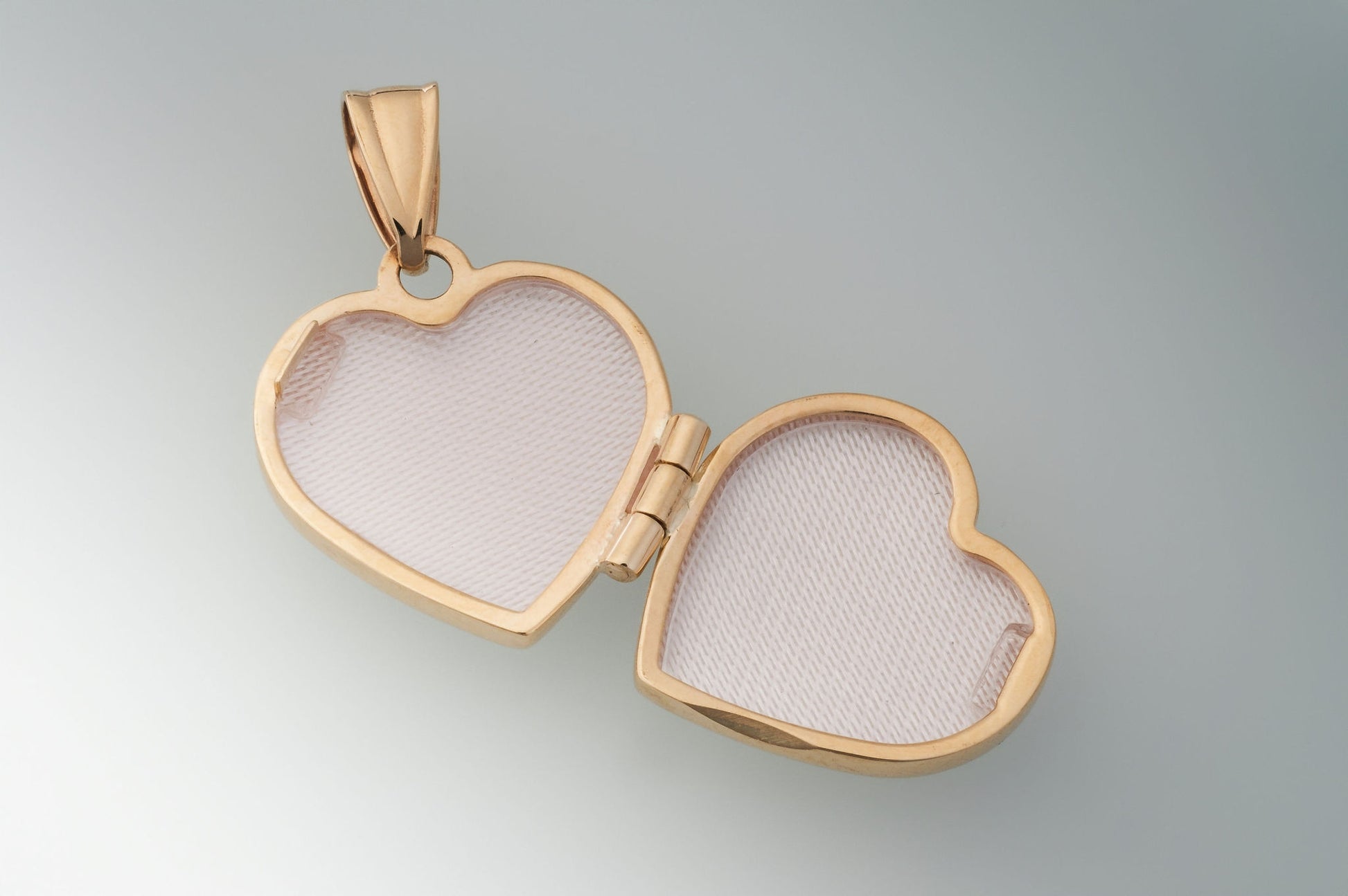 9ct Yellow Gold Plain Heart  Locket