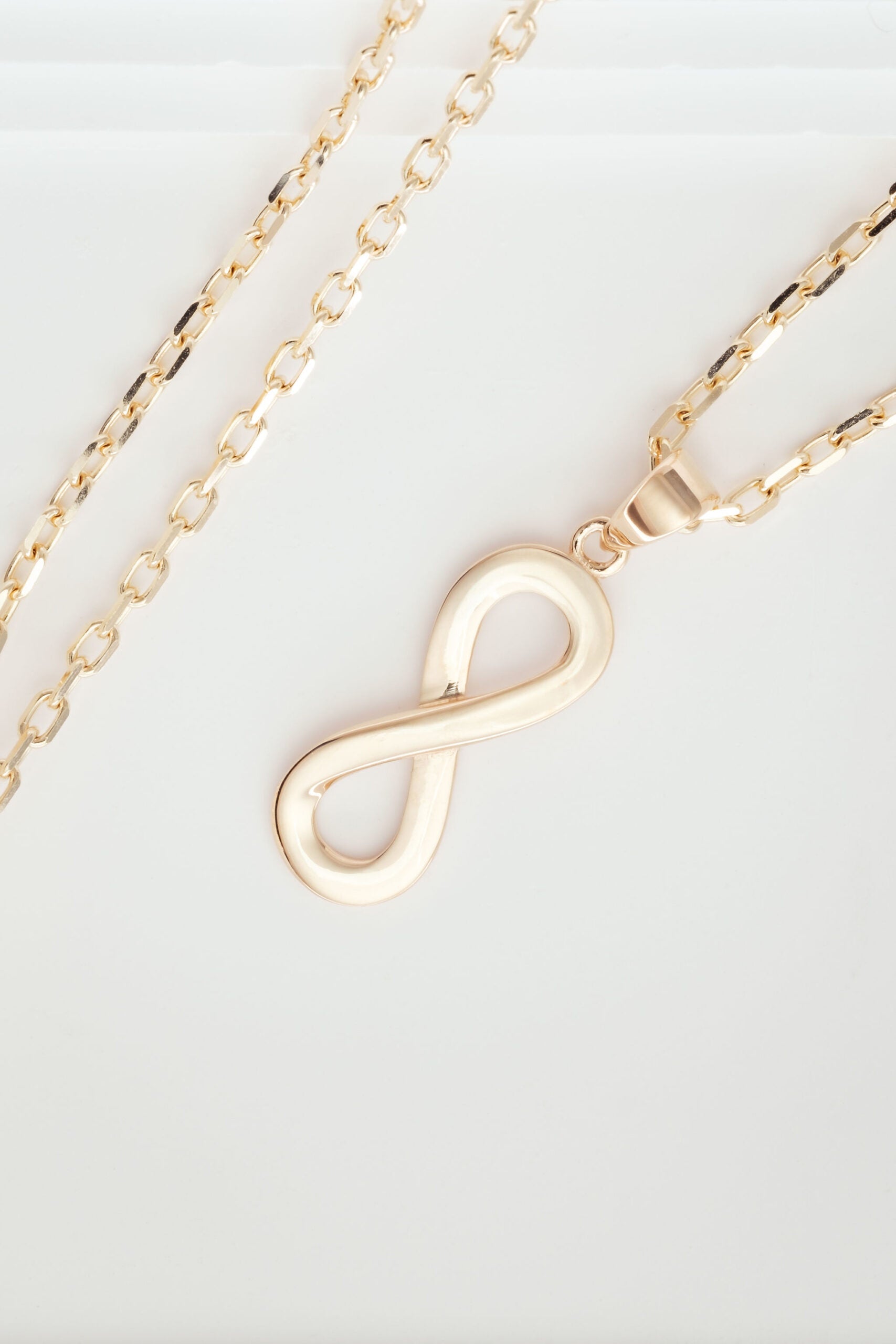 9ct Yellow Gold Infinite Pendant