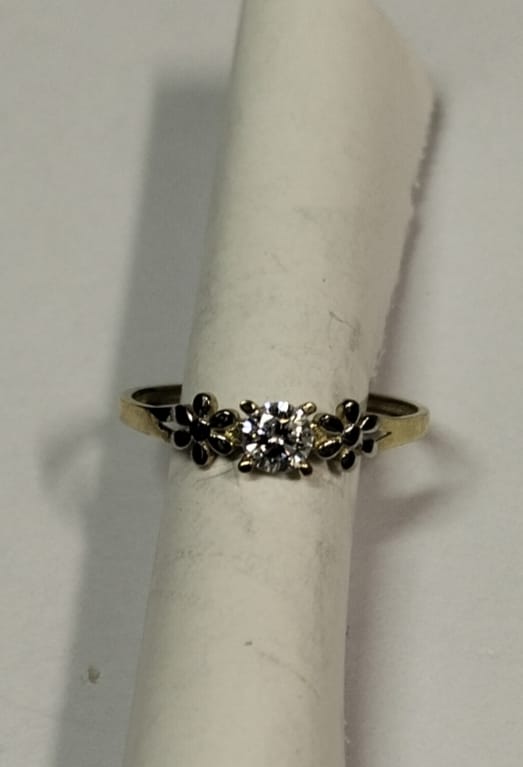 9ct Yellow Gold Solitaire Claw Set Cubic Zirconia Ring With Flower Detail on Band