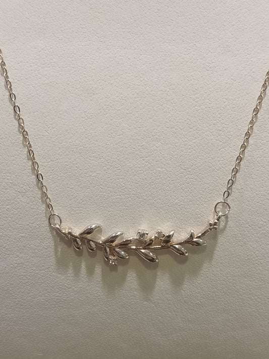 Silver Cubic Zirconia Leaf Design Pendant With Chain